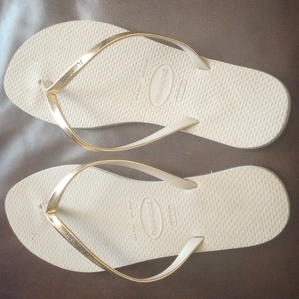 Havaianas Women's Metallic Flip-Flops - Gold ( USA  size 7-8